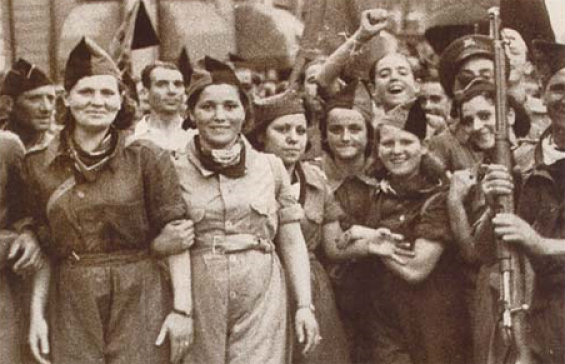 Milizionärinnen und Milizionäre der CNT-FAI mit Gewehren in Barcelona, Juli 1936